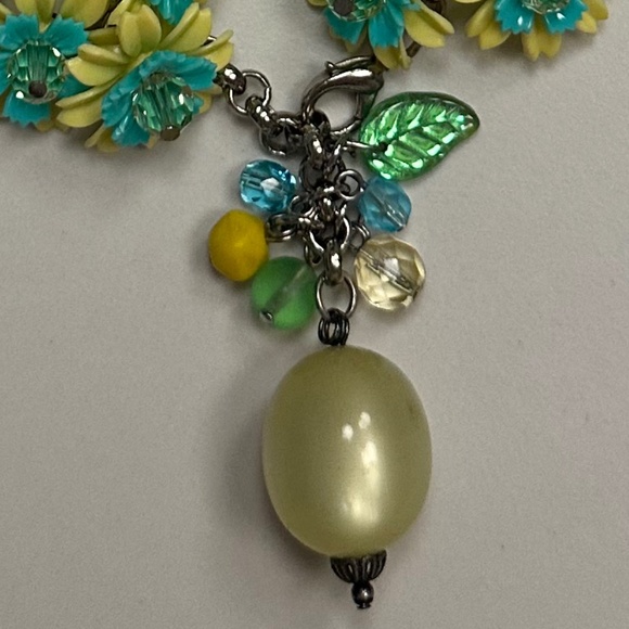 DANNY POLLAK - Playful Floral Bracelet in Yellow and Deep Turquoise Blue - Picture 11 of 13